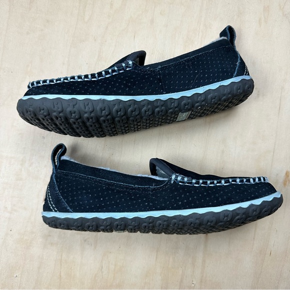 L.L. Bean Cozy Slip-On Loafers - Picture 3 of 12